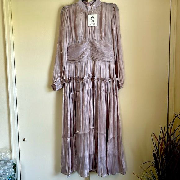 Dresses & Skirts - NEW - Women’s lilac long sleeve dress
